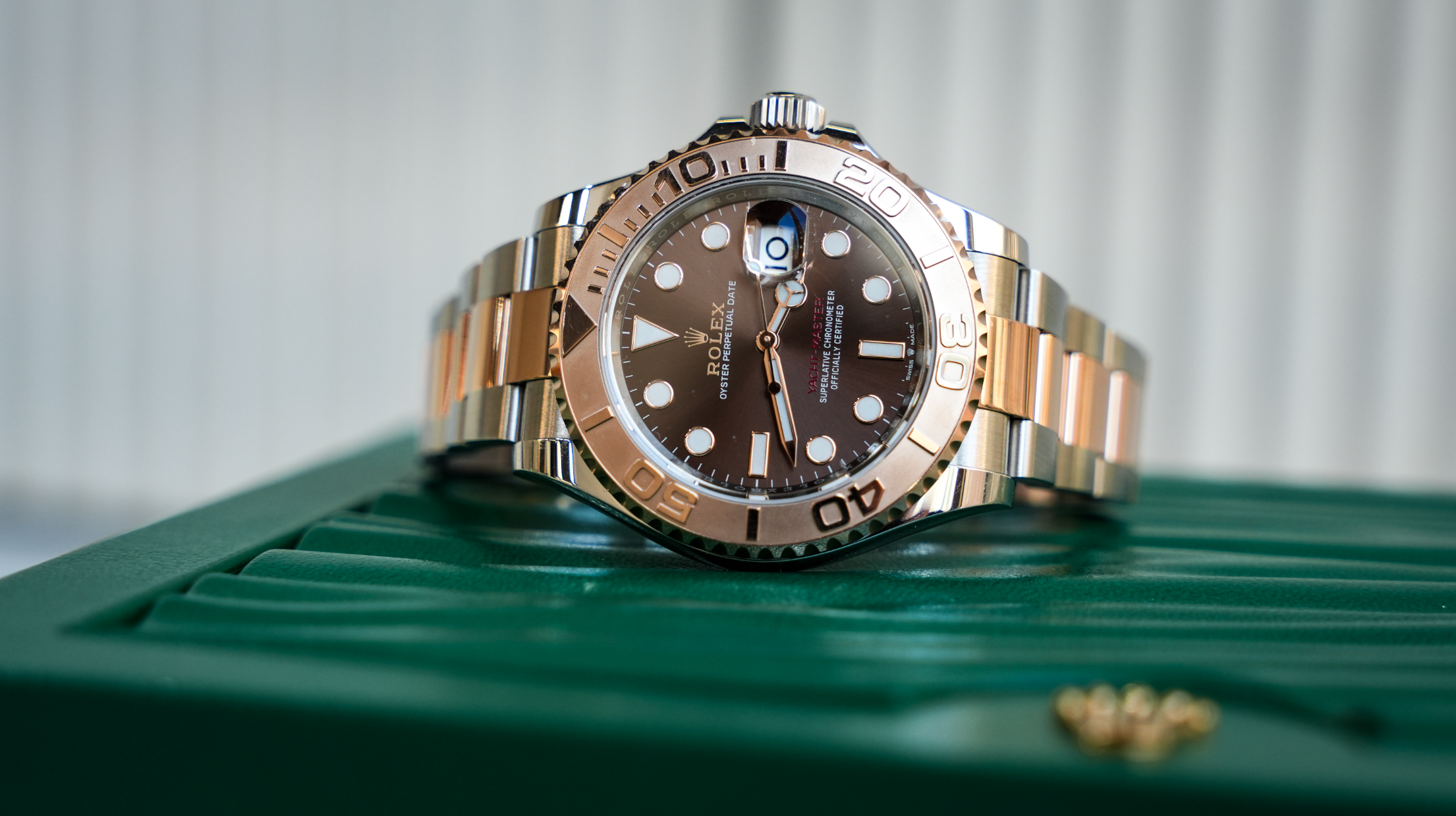 Yacht-Master 40 – Everose Rolesor & Chocolate Dial | Ref. 126621